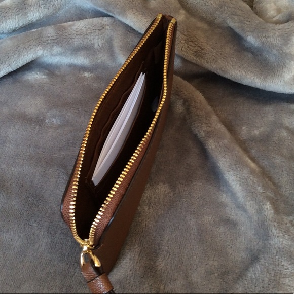 NWT Coach Crossgrain Leather Corner Zip Wristlet - Picture 3 of 3